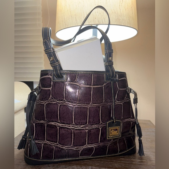 Dooney & Bourke Maurizia Croc-Embossed aubergine Leather Tote EUC & NWT WALLET - Picture 2 of 14